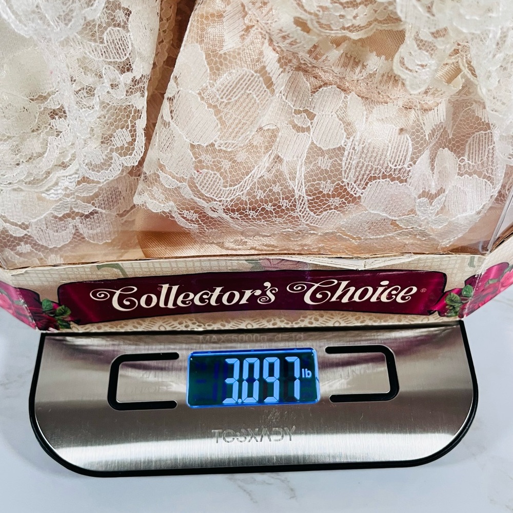 Collector's Choice Porcelain Doll - Picture 10 of 10